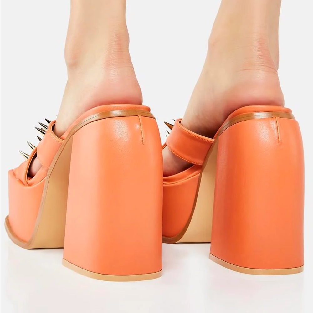Orange spiked platform heels - Picture 5 of 5